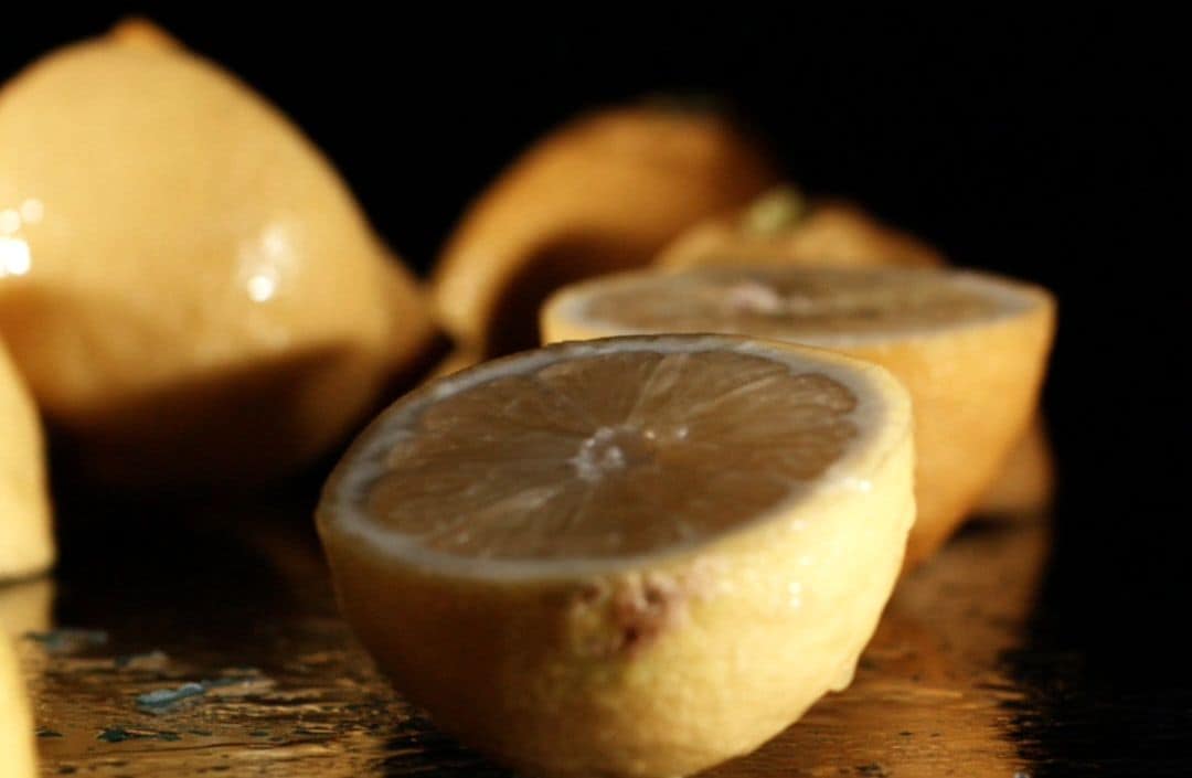 Olio aromatizzato al limone